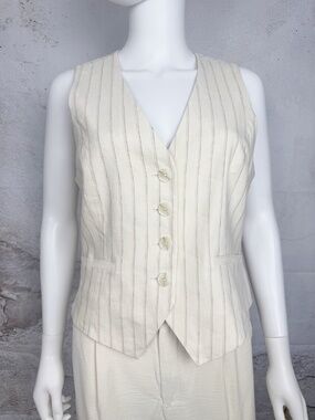 ELITE TAHARI PINSTRIPED VEST